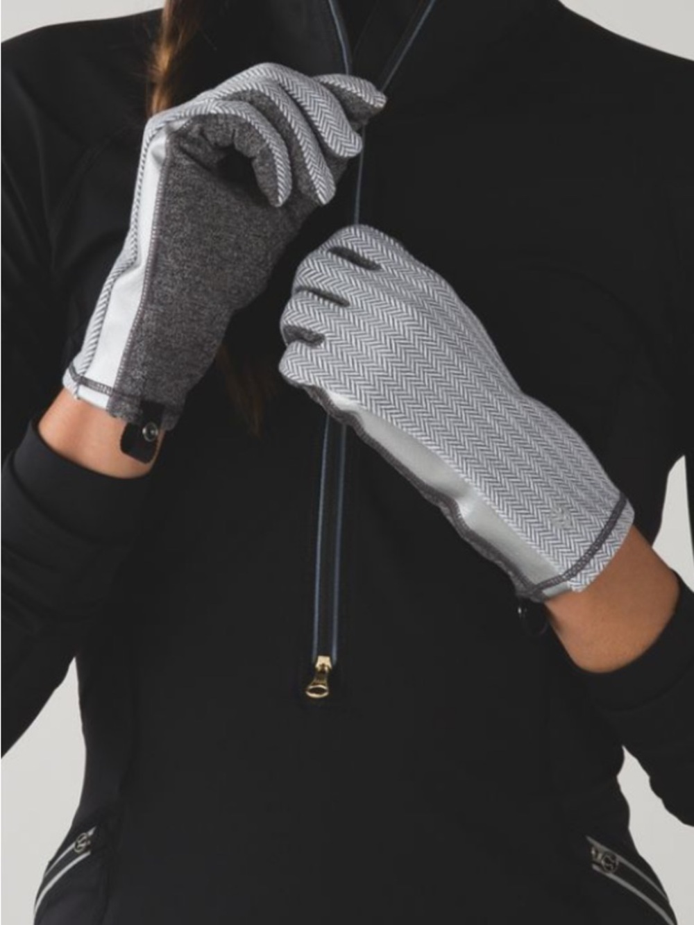 Lululemon Run With Me Gloves in Heathered Herringbone White Slate.